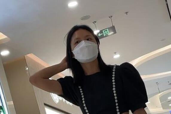 【KKCD㊙️】3215-3216-抄底两个逛街少妇黑色内内