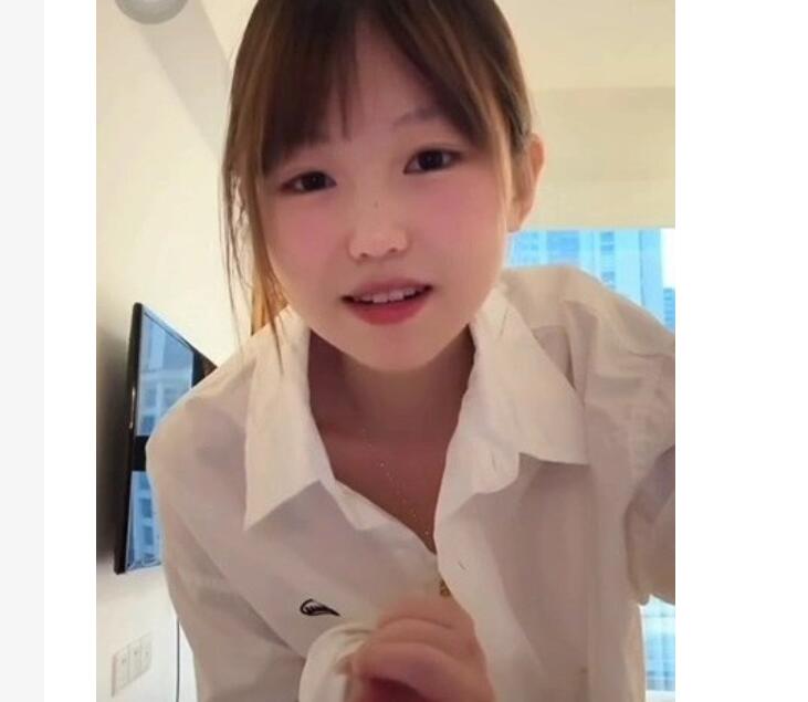 2025年4月最新，抖音主播【小侃】首部直播会议一对多, 双人激情啪啪做爱制服