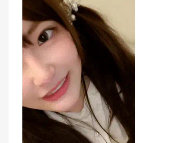 可爱的小美女【泡芙小狗】在学生宿舍里，四下无人之际，露出极品美乳，少女的粉穴水好多(5V)