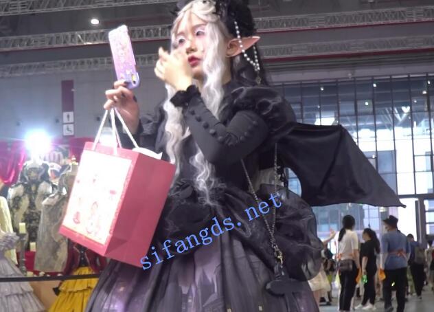 【xxn-141】小恶魔翅膀lo裙美女..过膝袜白内夹进屁股缝