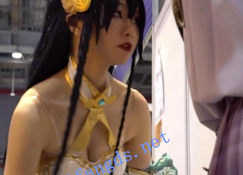 【xxn-149】古装cos小姐姐逛街..弯腰半个屁股都露出来了