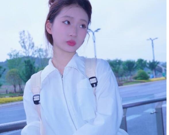 2025年6月最新，【极品泄密】，舞蹈系美女校花，完美露脸
