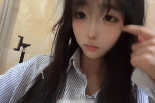 【推特 鳄鱼 呆痛绷】极品萝莉 身材完美匀称 难得露脸沐浴