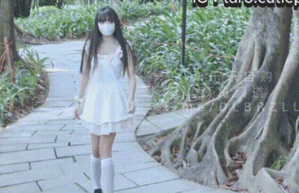 ✅新晋网黄女神『小巧芋艿taro』邻家小妹清纯连衣裙 对白淫荡极度反差，如玉般的身体！酥到骨头里(2V)